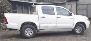 Toyota Hilux 2006 White