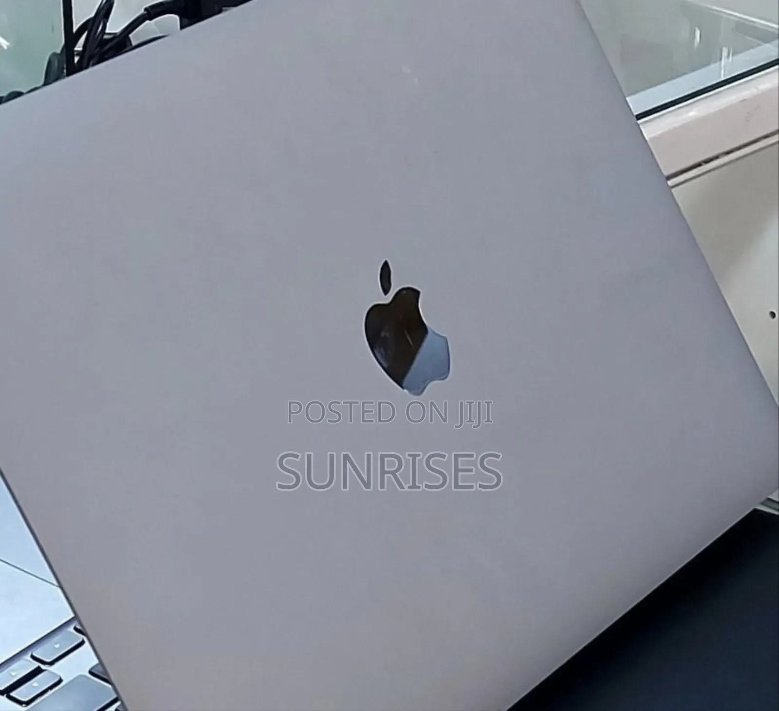 New Laptop Apple MacBook Air 2023 M2 8GB Apple M2 SSD 256GB