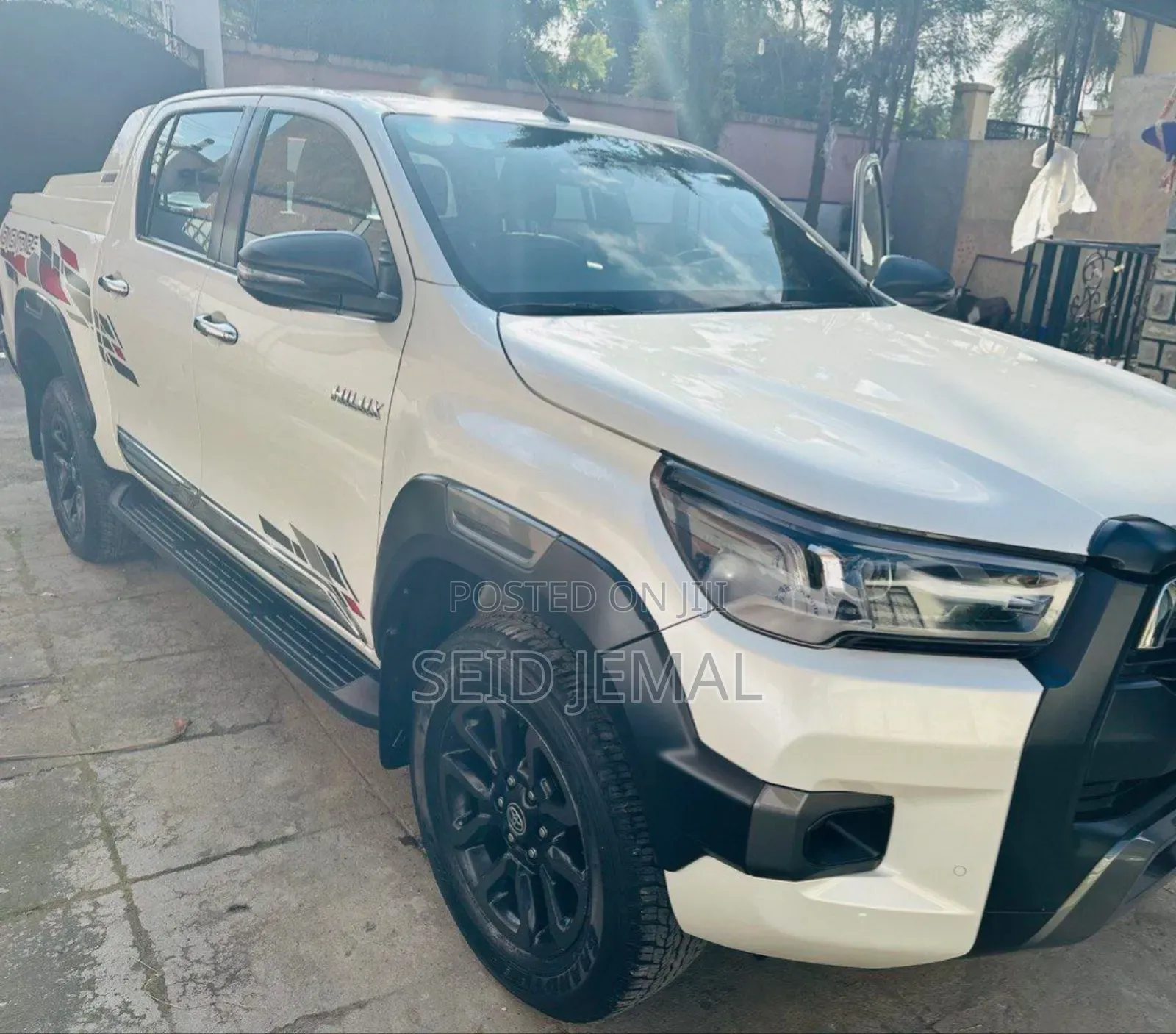 Toyota Hilux 2020 White