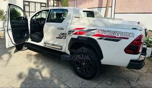 Toyota Hilux 2020 White