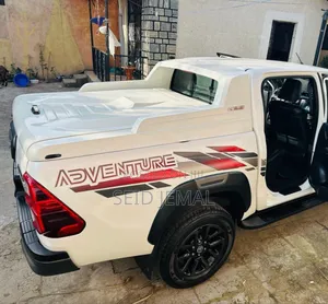 Toyota Hilux 2020 White