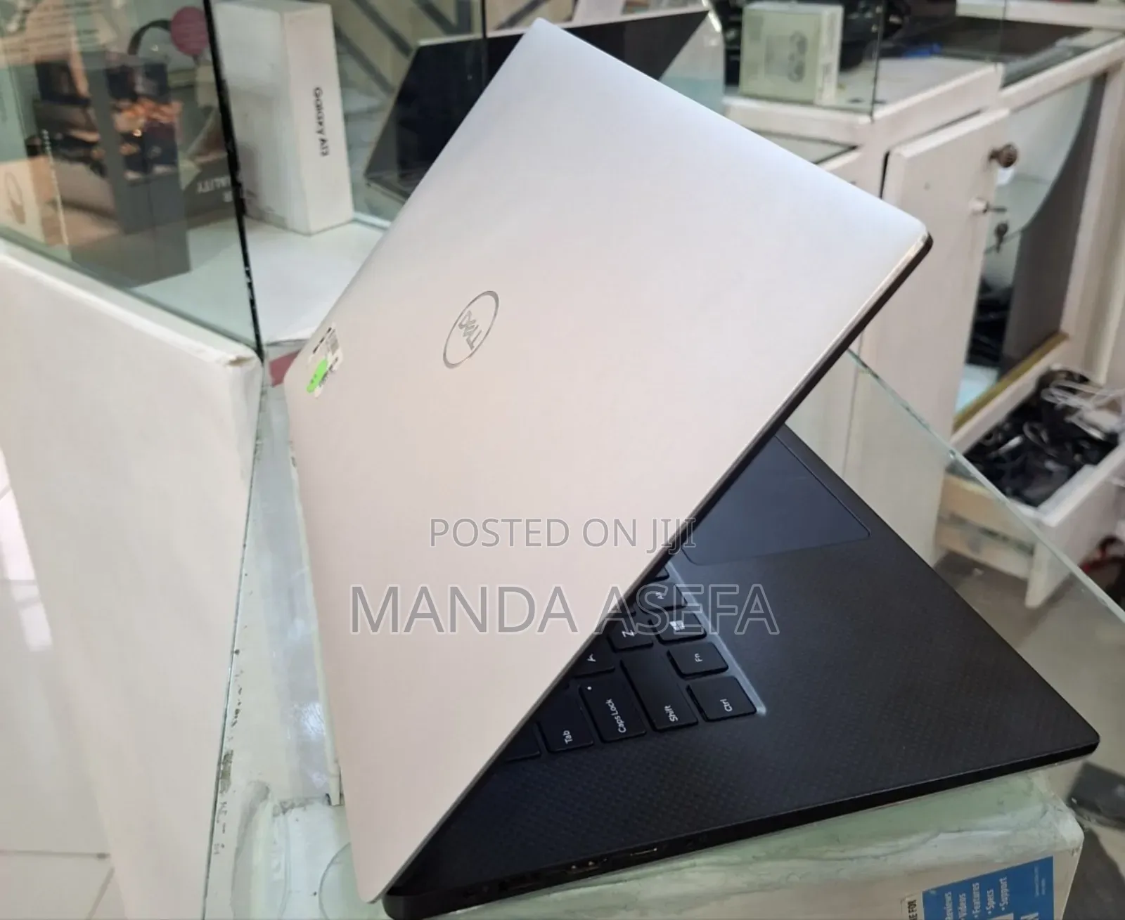 New Laptop Dell Precision 5540 16GB Intel Core I7 SSD 512GB