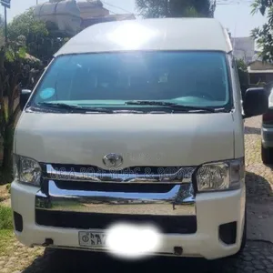 Photo - Toyota HiAce 2018 White