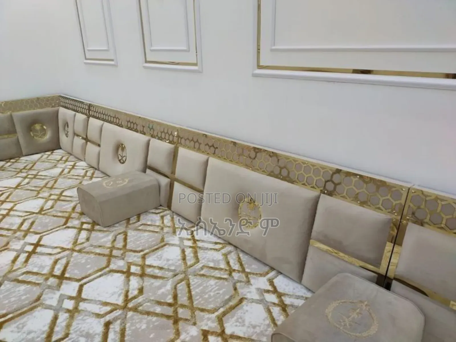 Isam Style Mejles Arabian Design