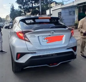 Toyota C-HR 2019 Silver
