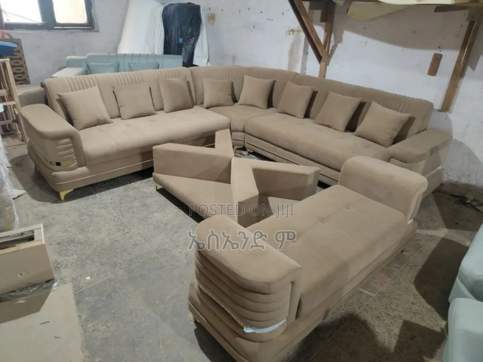 Hello Sir Style Sofa Design With Table