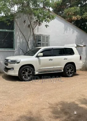 Toyota Land Cruiser 2011 Off white
