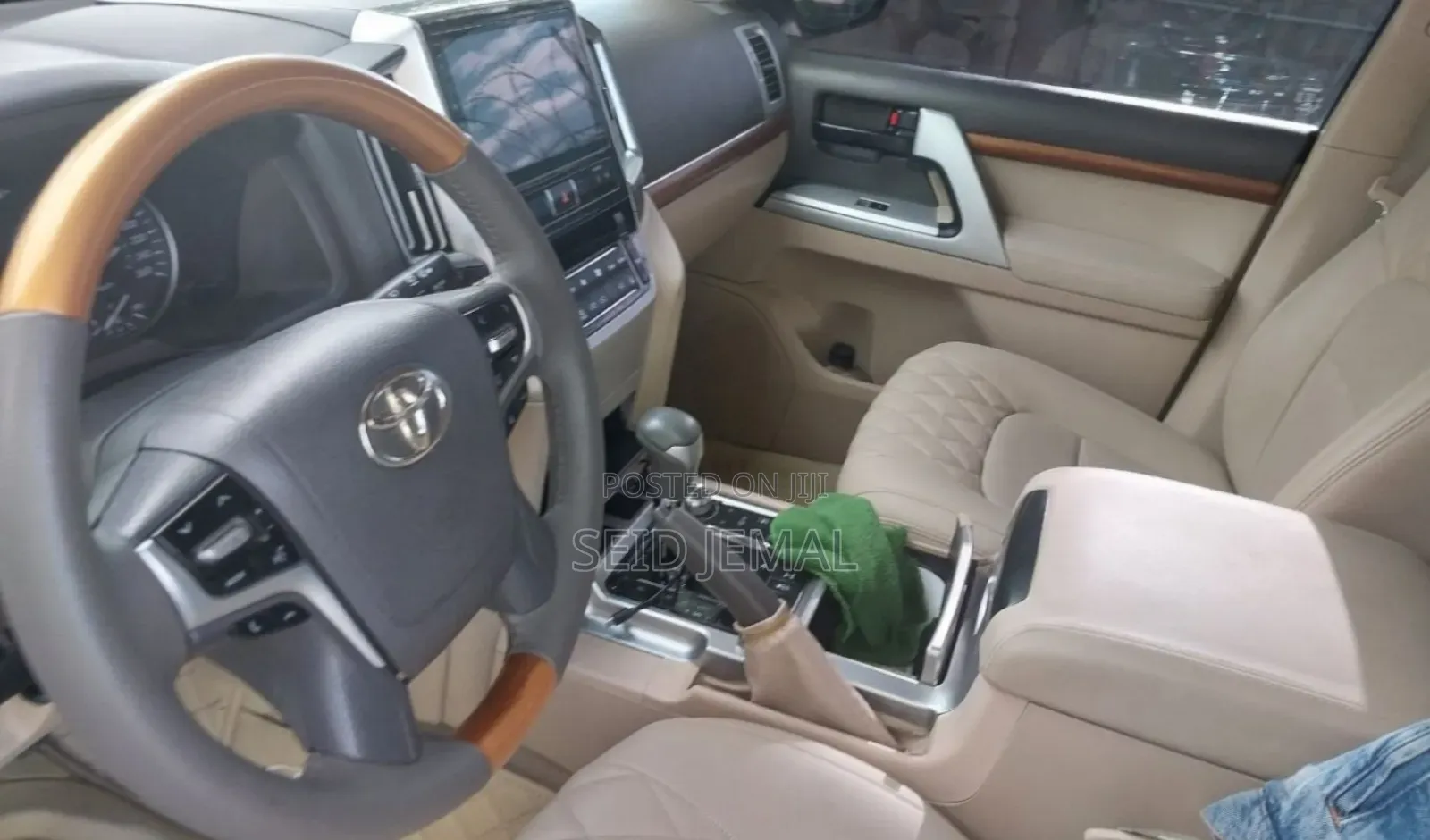 Toyota Land Cruiser 2011 Off white