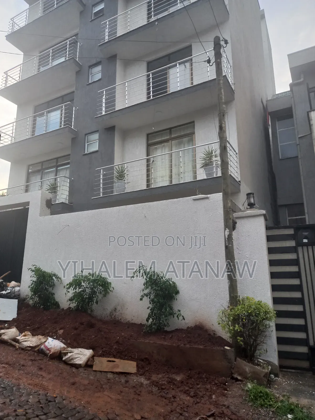 16bdrm Apartment in Bole for sale