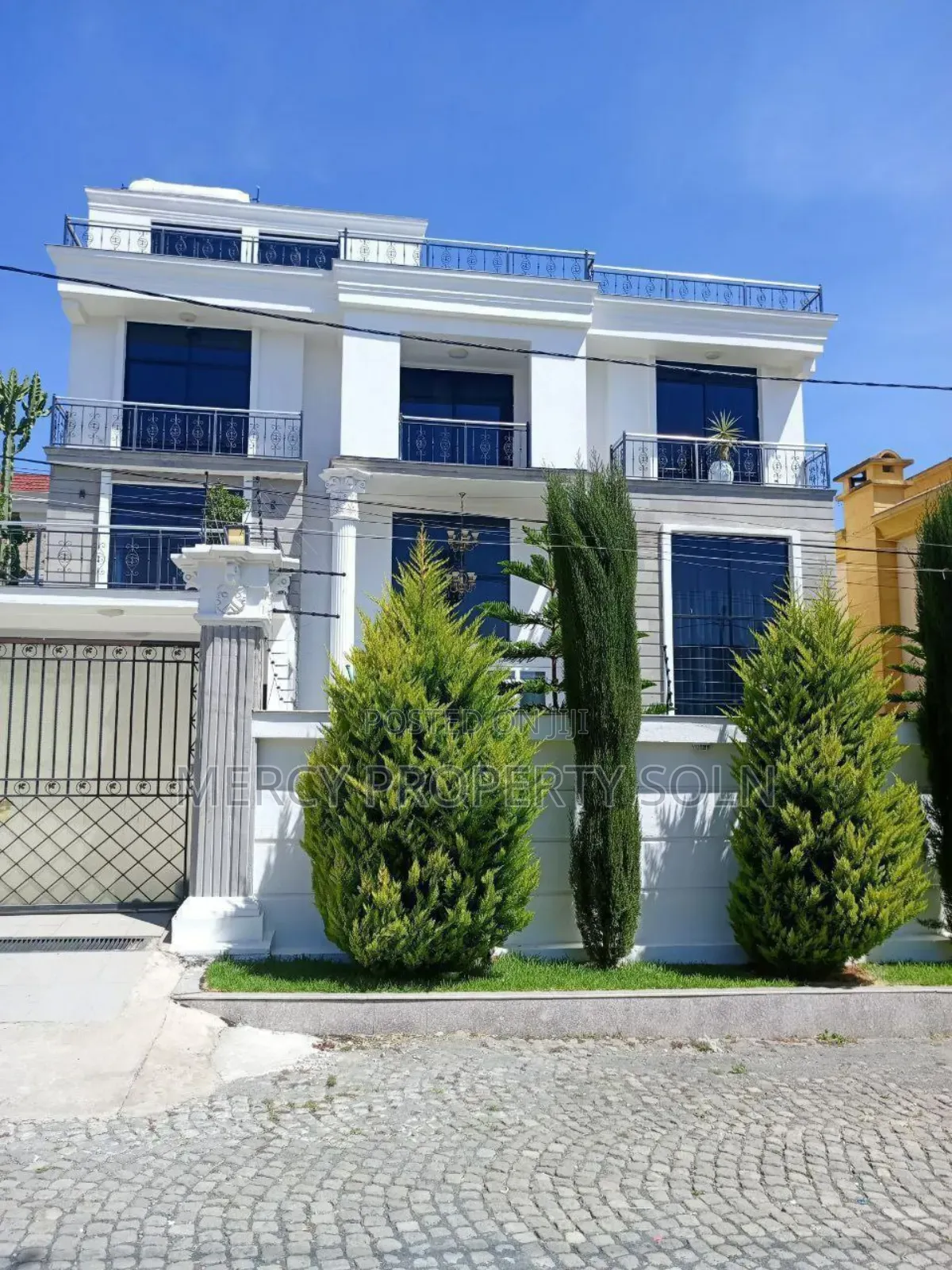 5bdrm House in Bole for sale