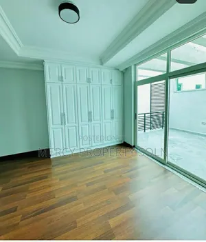 5bdrm House in Bole for sale