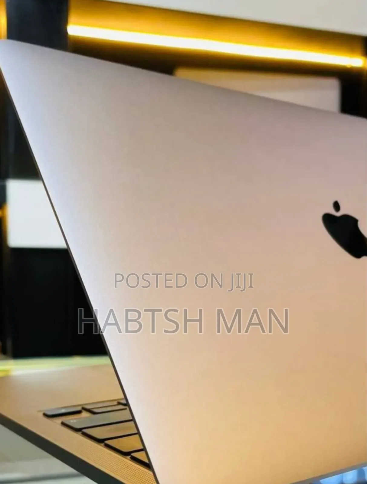 New Laptop Apple MacBook Pro M1 8GB Apple M1 SSD 256GB