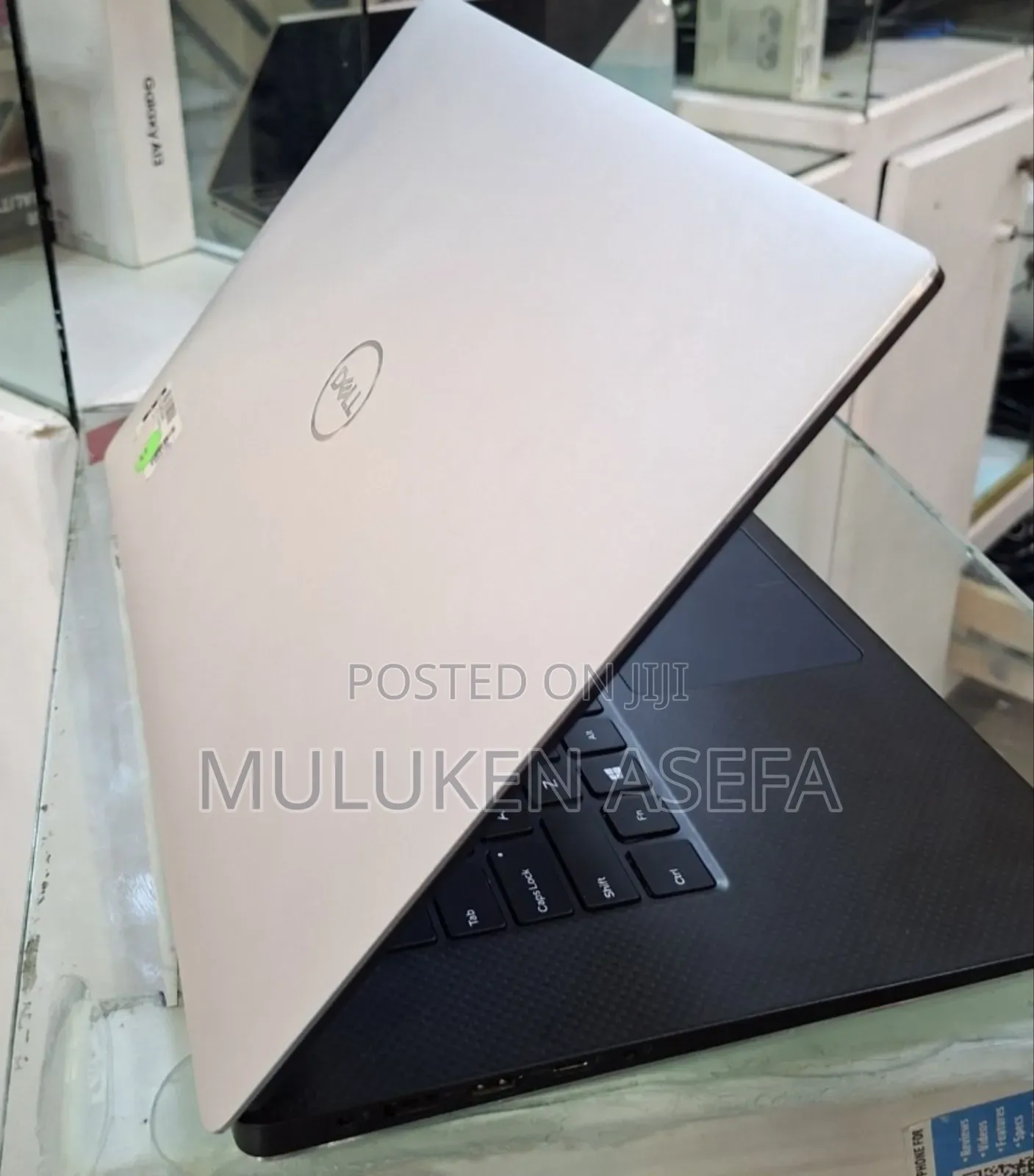 New Laptop Dell Precision 5540 16GB Intel Core I7 SSD 512GB