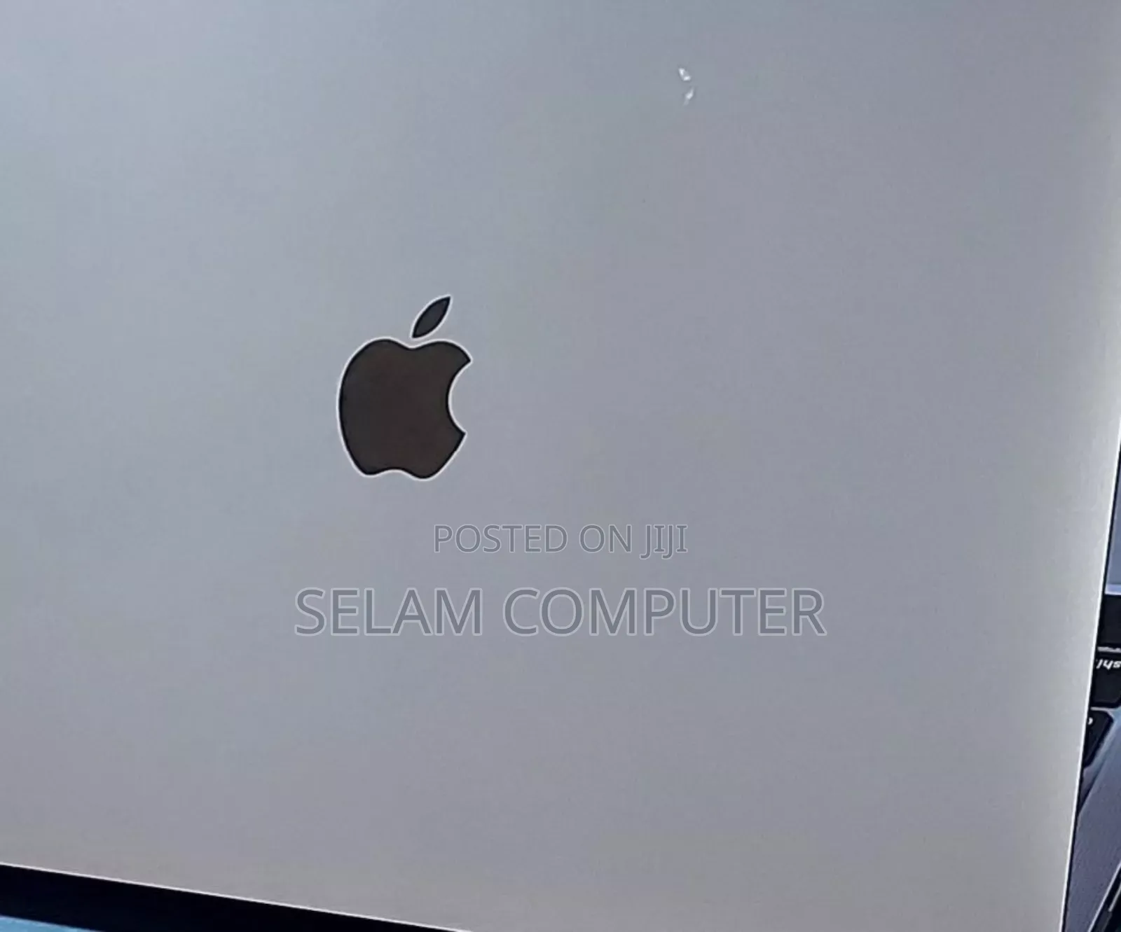 New Laptop Apple MacBook Pro 2022 M2 8GB Intel Core M2 SSD 256GB