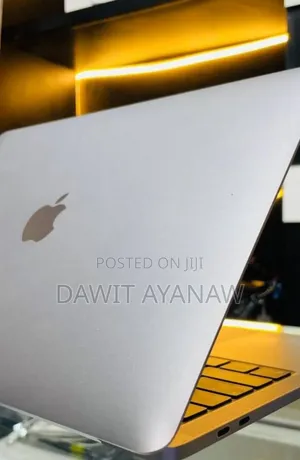 New Laptop Apple MacBook Pro M1 8GB Apple M1 SSD 256GB