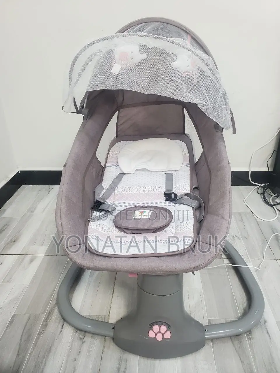 Mastela 3-in-1 Deluxe Multi-Functional Bassinet/Swing