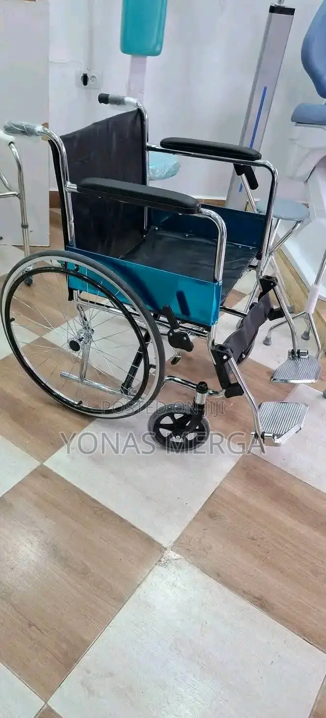 Wheelchair受مዊልቼር^This Lightweight Wheelchair Is Easy to Push