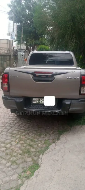 Photo - Toyota Hilux Revo Double Cab Deisel 2.8 AWD 2020 Gray