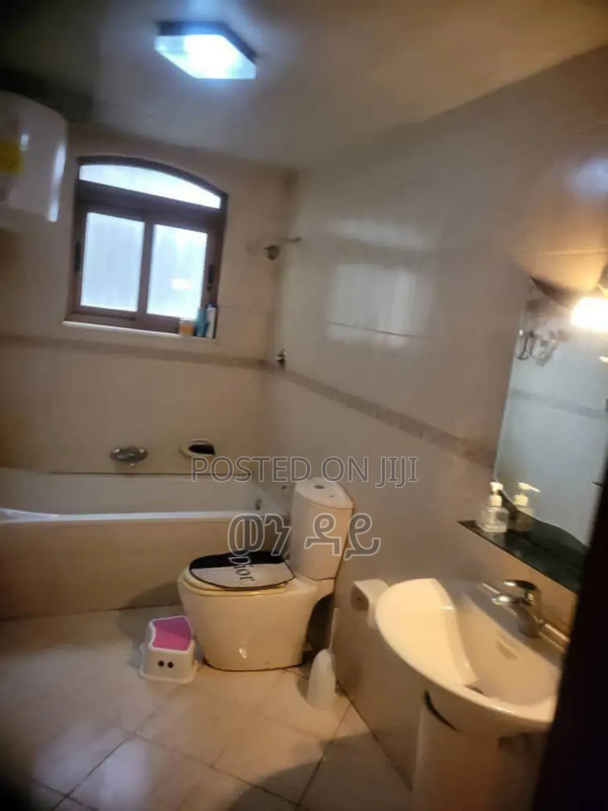 Furnished 9bdrm House in Bole for sale