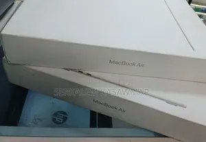 New Laptop Apple MacBook Air 16GB Apple M4 SSD 256GB