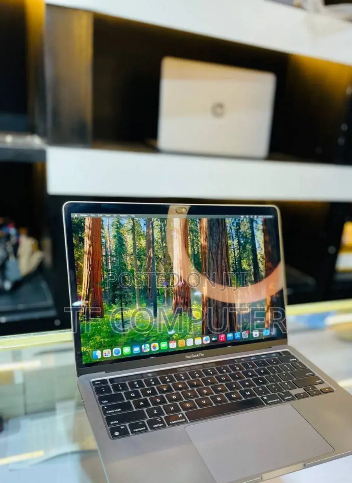 New Laptop Apple MacBook Pro M1 8GB Apple M1 Pro SSD 256GB