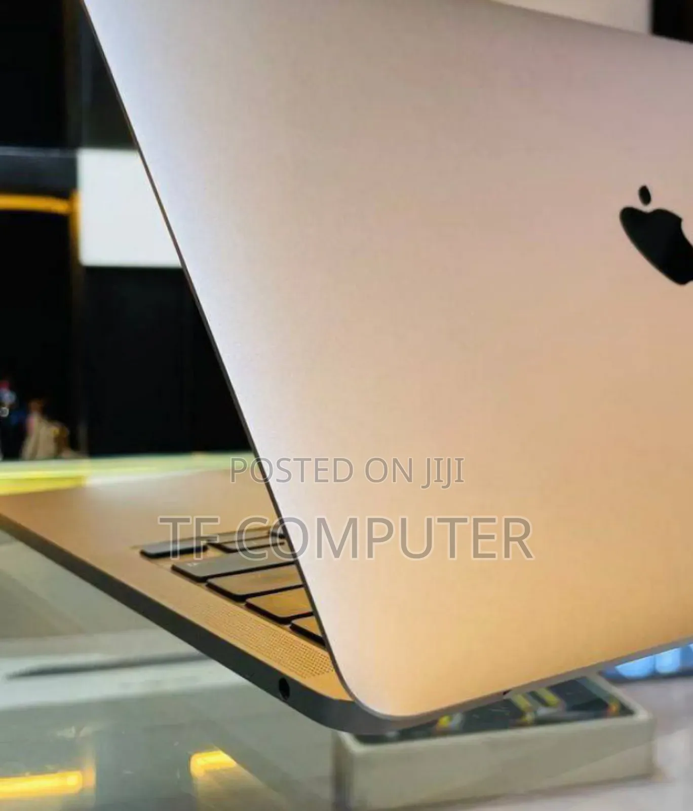 New Laptop Apple MacBook Pro M1 8GB Apple M1 Pro SSD 256GB