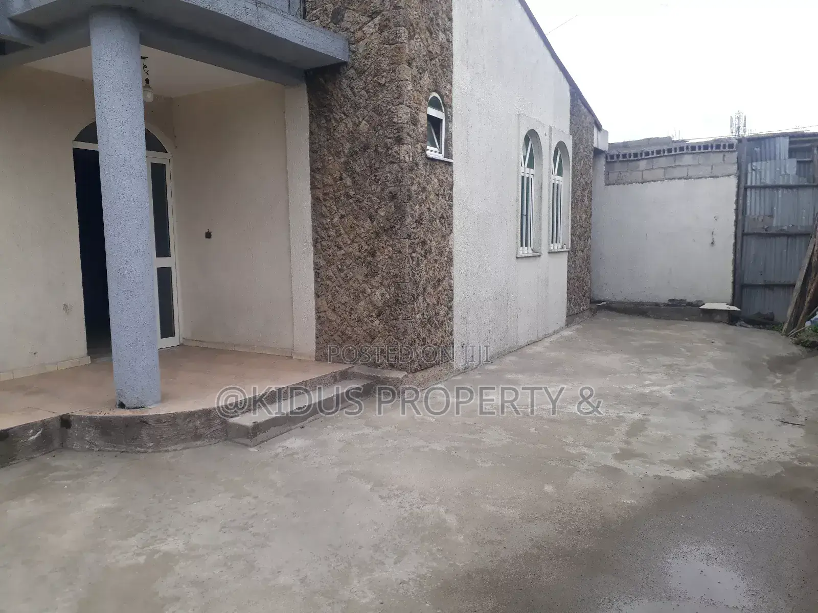 5bdrm Villa in Around Nasswe, Nifas Silk-Lafto for rent