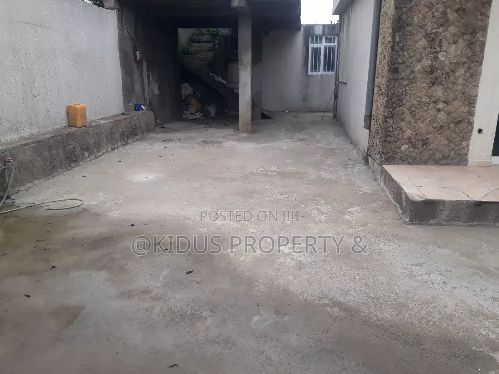 5bdrm Villa in Around Nasswe, Nifas Silk-Lafto for rent