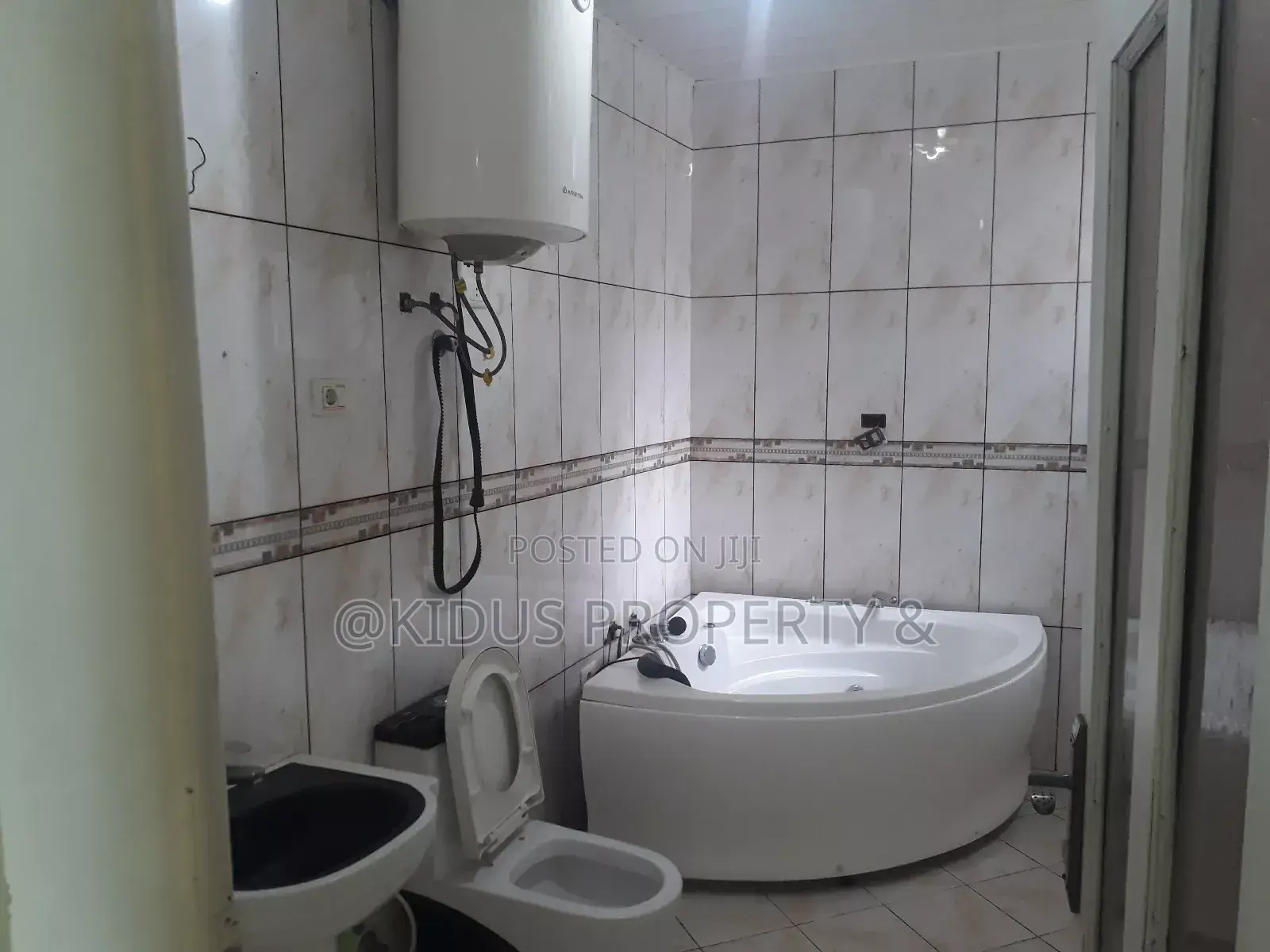 5bdrm Villa in Around Nasswe, Nifas Silk-Lafto for rent