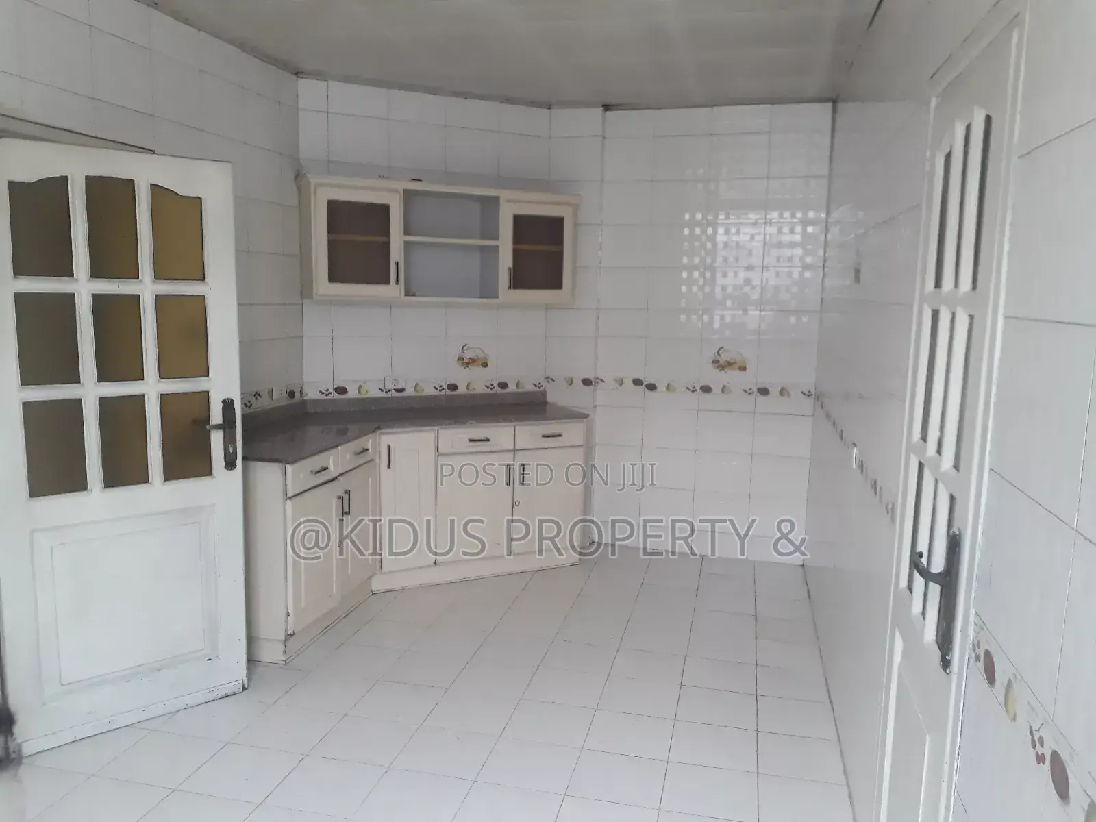 5bdrm Villa in Around Nasswe, Nifas Silk-Lafto for rent