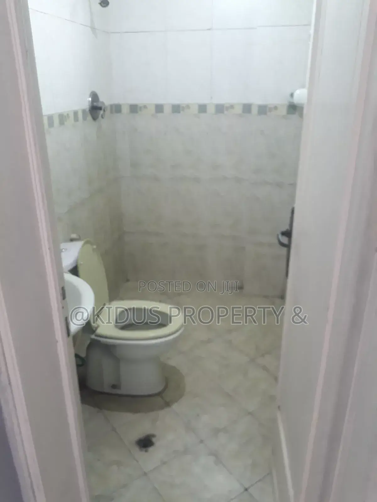 5bdrm Villa in Around Nasswe, Nifas Silk-Lafto for rent