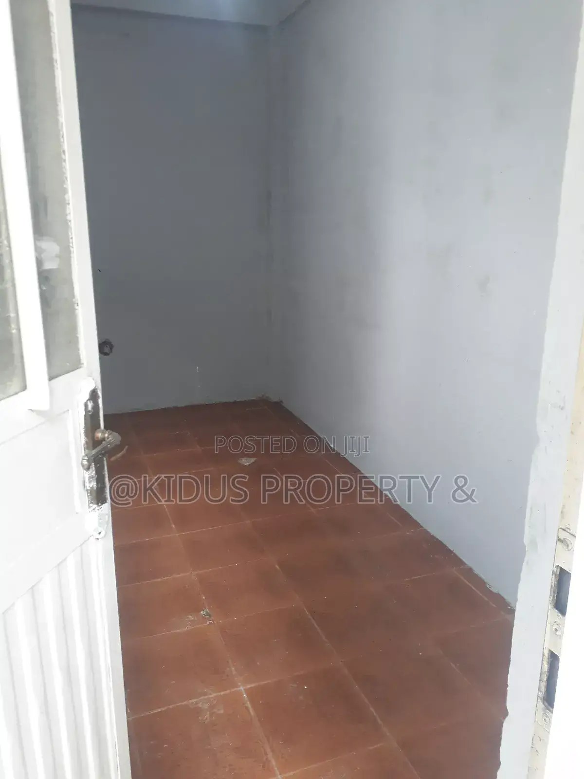 5bdrm Villa in Around Nasswe, Nifas Silk-Lafto for rent