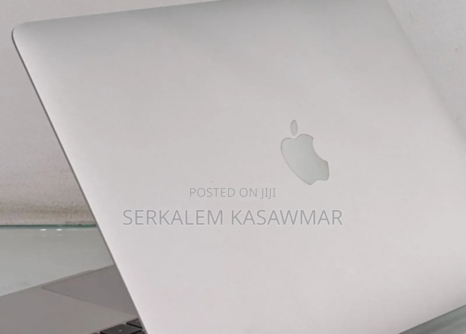 New Laptop Apple MacBook Pro 2017 8GB Intel Core I5 SSD 256GB