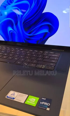 Photo - New Laptop Dell Inspiron 15 16GB Intel Core I7 SSD 1T