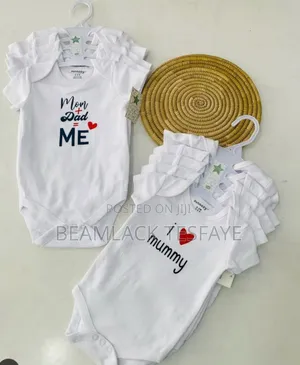 Sunnozy ብራድ የዳይፐር ቲሸርት