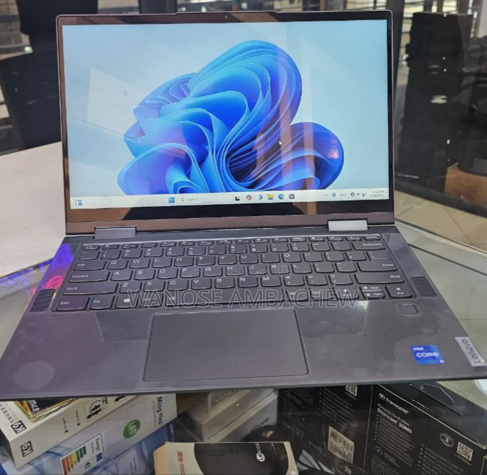 New Laptop Lenovo Yoga 7i 8GB Intel Core I5 SSD 512GB