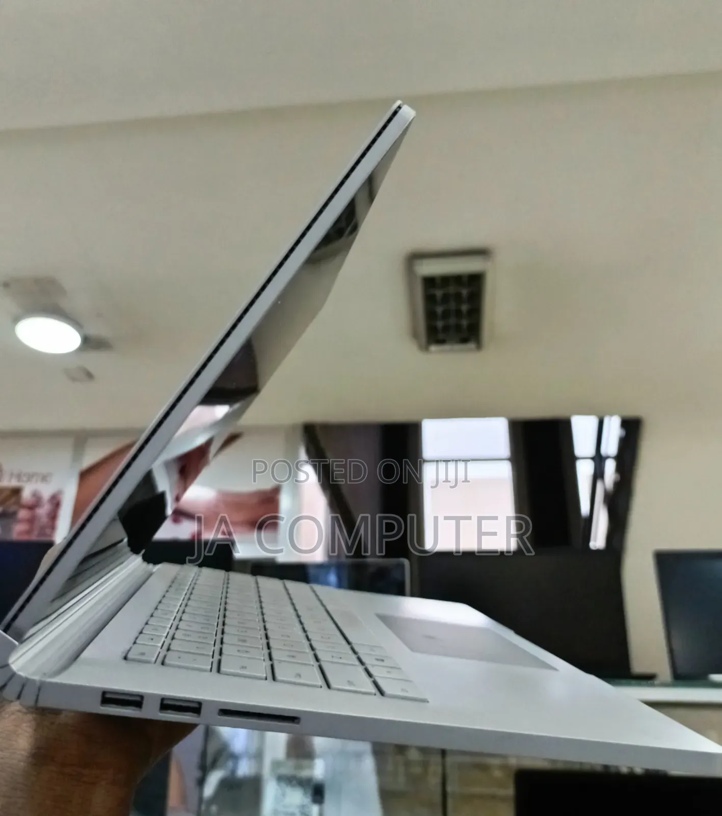 New Laptop Microsoft Surface Book 3 16GB Intel Core I7 SSD 256GB