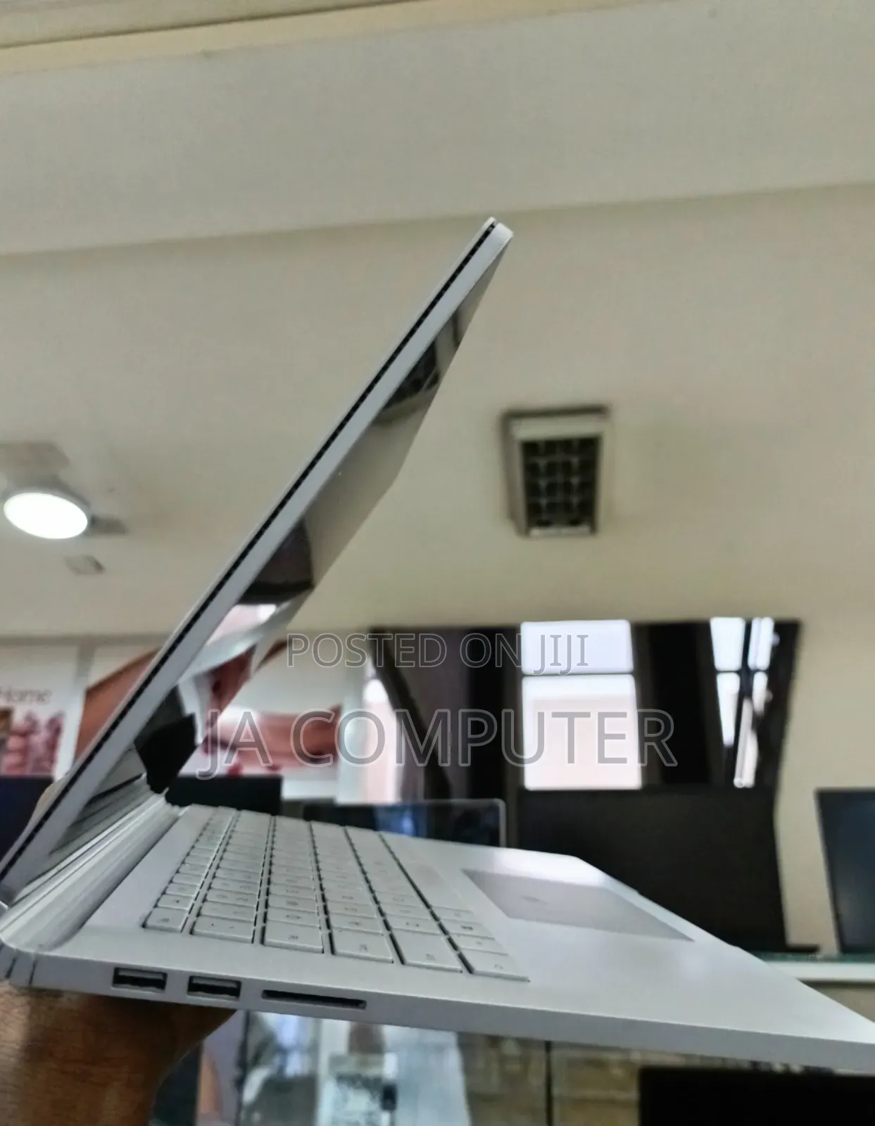 New Laptop Microsoft Surface Book 3 16GB Intel Core I7 SSD 256GB