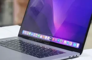 New Laptop Apple MacBook Pro M1 16GB Intel Core I7 SSD 256GB