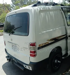 Toyota HiAce 2011 White