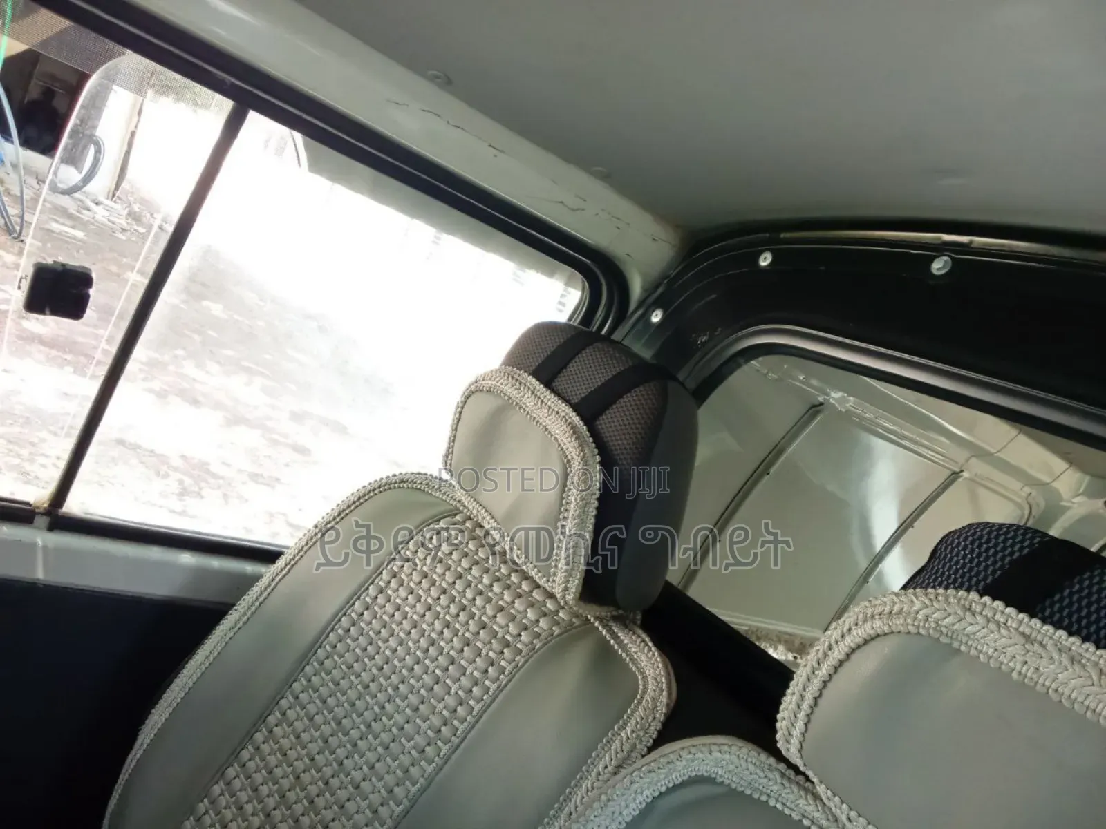 Toyota HiAce 2011 White