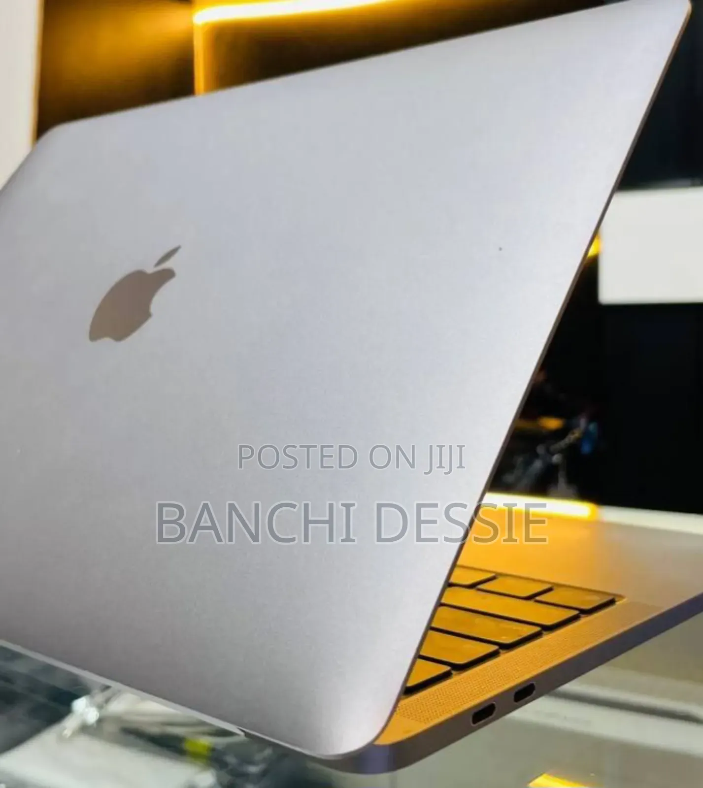 New Laptop Apple MacBook Pro M1 8GB Apple M1 Pro SSD 256GB