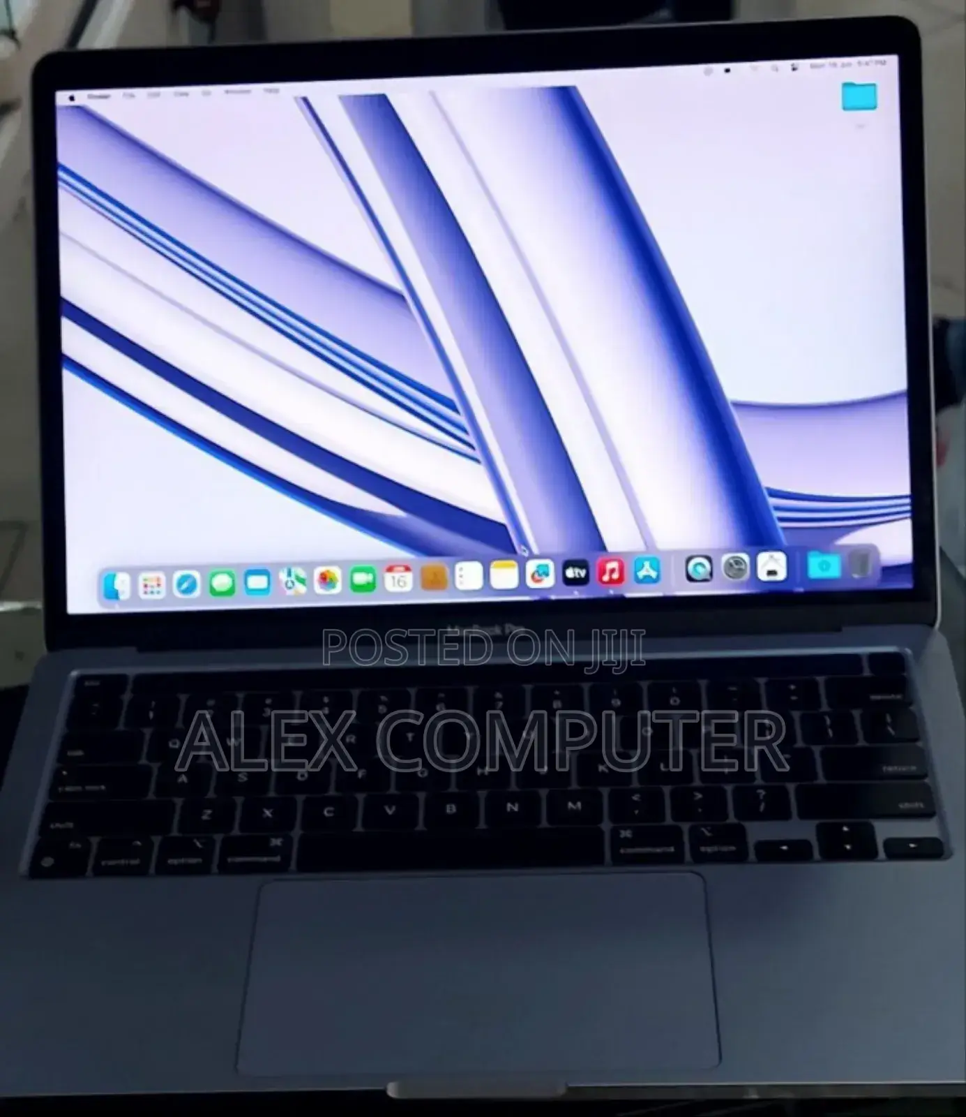 New Laptop Apple MacBook Pro 2022 M2 8GB Apple M2 SSD 256GB