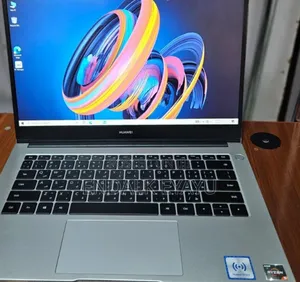 New Laptop Huawei MateBook HZ-W19 8GB Intel Core I5 SSD 512GB