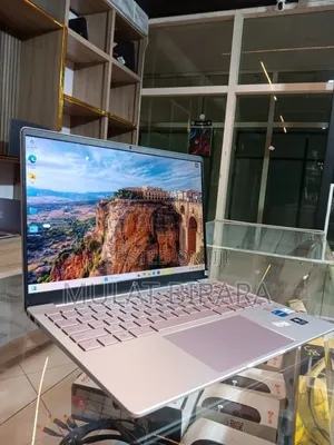 New Laptop HP Pavilion 17 16GB Intel Core I7 SSD 1T