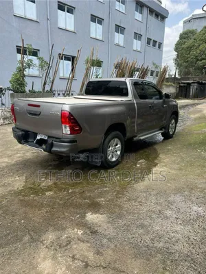 Toyota Hilux 2020 Gold