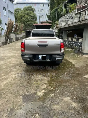 Toyota Hilux 2020 Gold