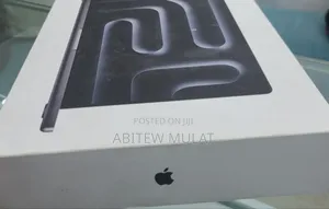 Photo - New Laptop Apple MacBook Air 2025 M4 13-Inch 16GB Apple M4 SSD 512GB