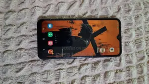 Photo - Samsung Galaxy A30 64 GB Black