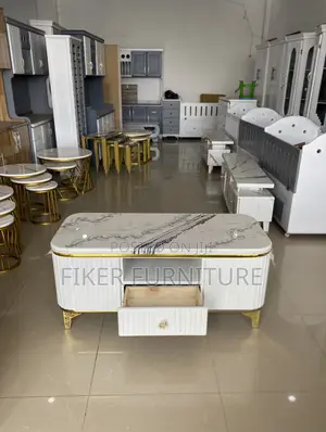 Photo - Epoxy Center Table